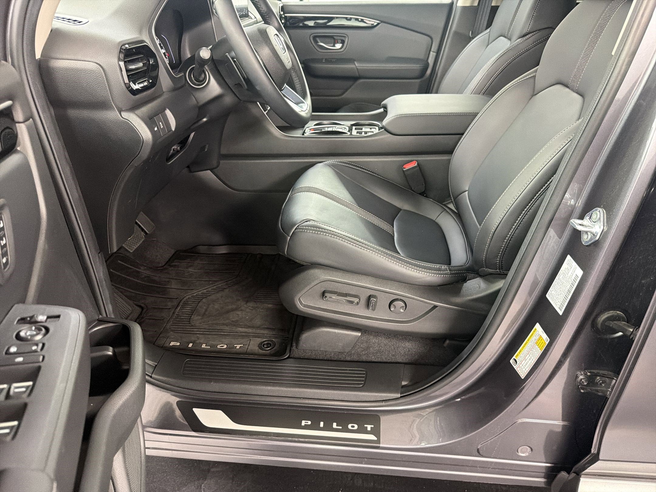Certified 2025 Honda Pilot EX-L image 5
