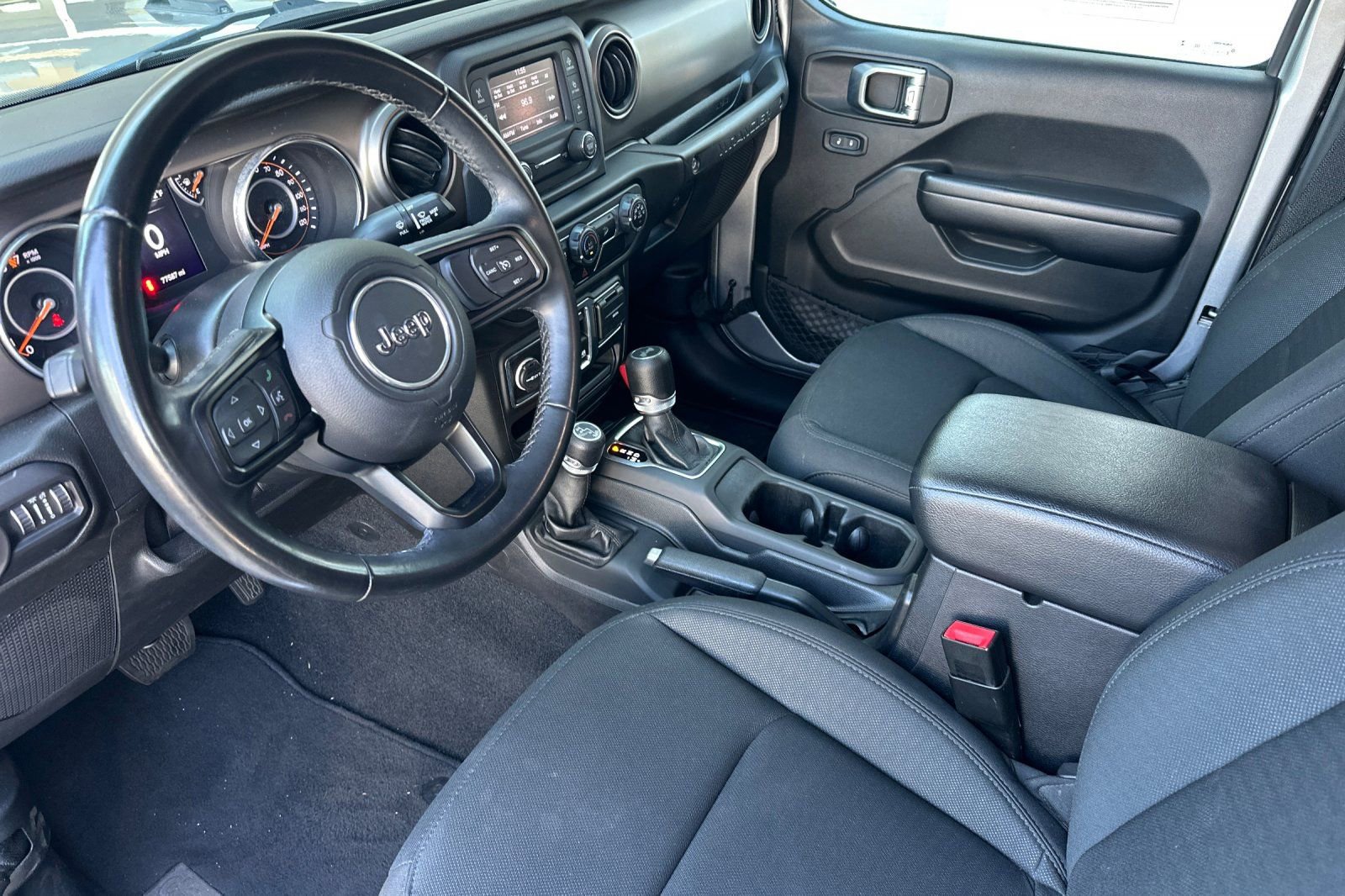 Used 2020 Jeep Wrangler Sport image 9