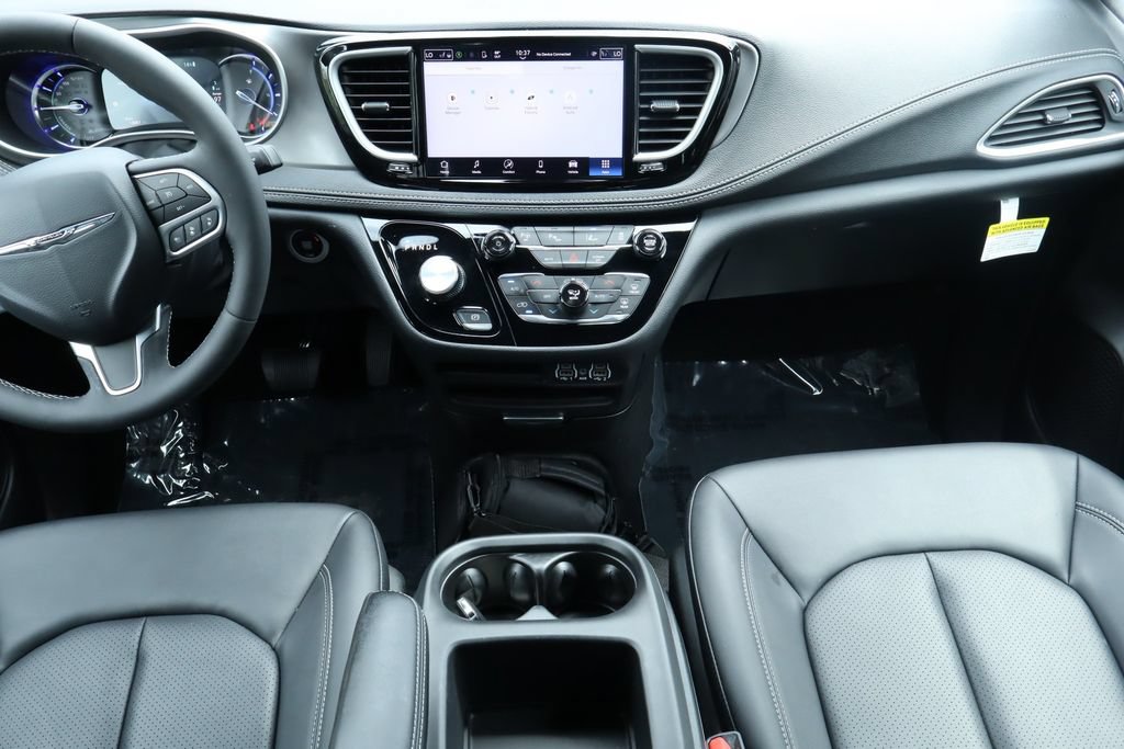 Used 2025 Chrysler Pacifica Select FWD image 26
