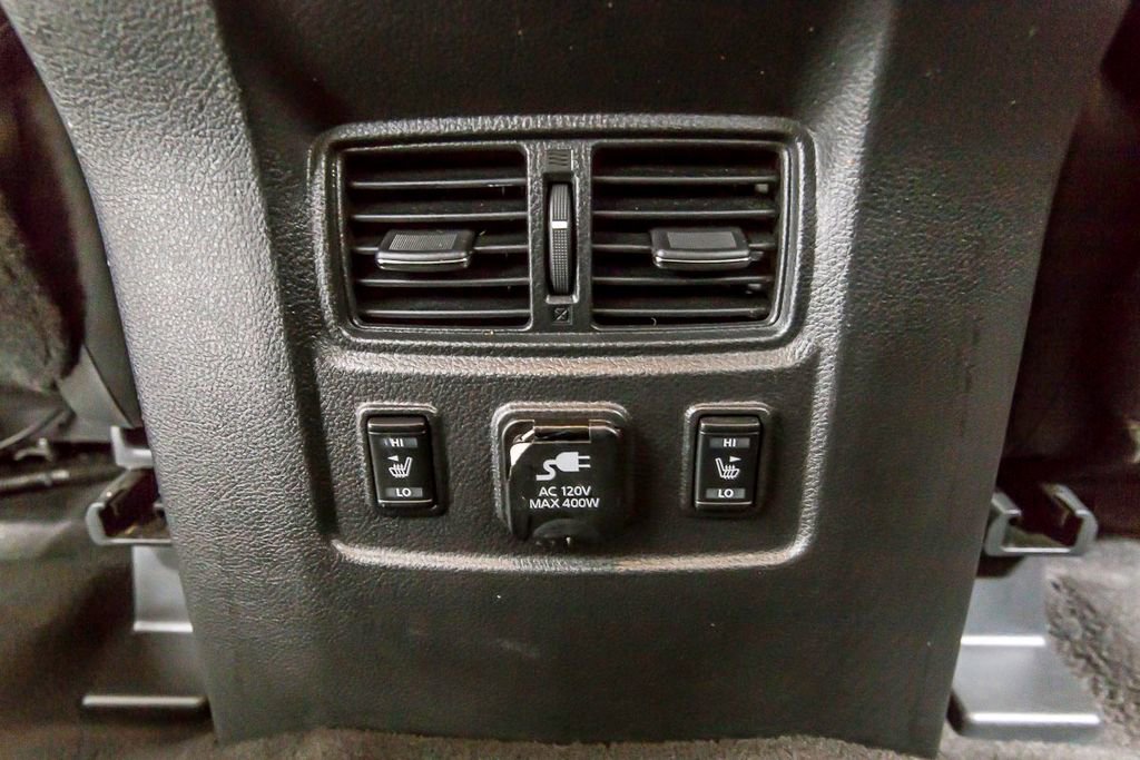 Used 2018 Nissan Titan PRO-4X w/ Pro-4x Convenience Package AWD/4WD image 23