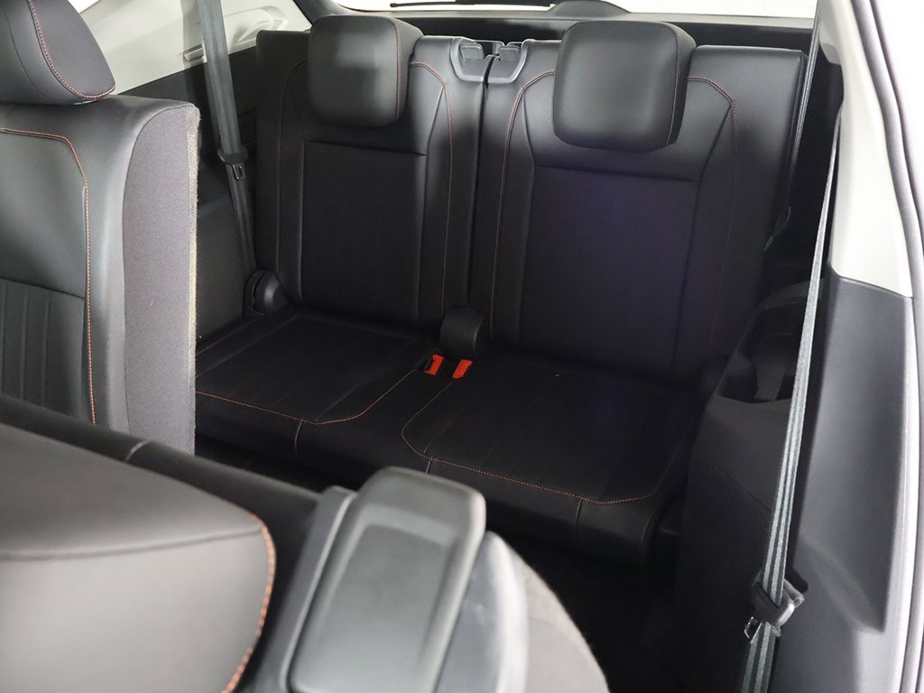 Used 2024 Volkswagen Tiguan SE image 34