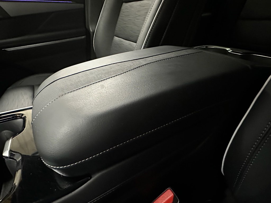 Used 2025 Buick Enclave Sport Touring image 40