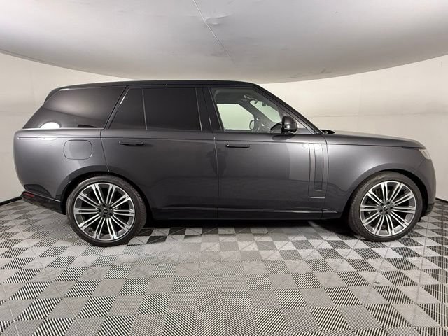 Used 2024 Land Rover Range Rover SE AWD/4WD image 8