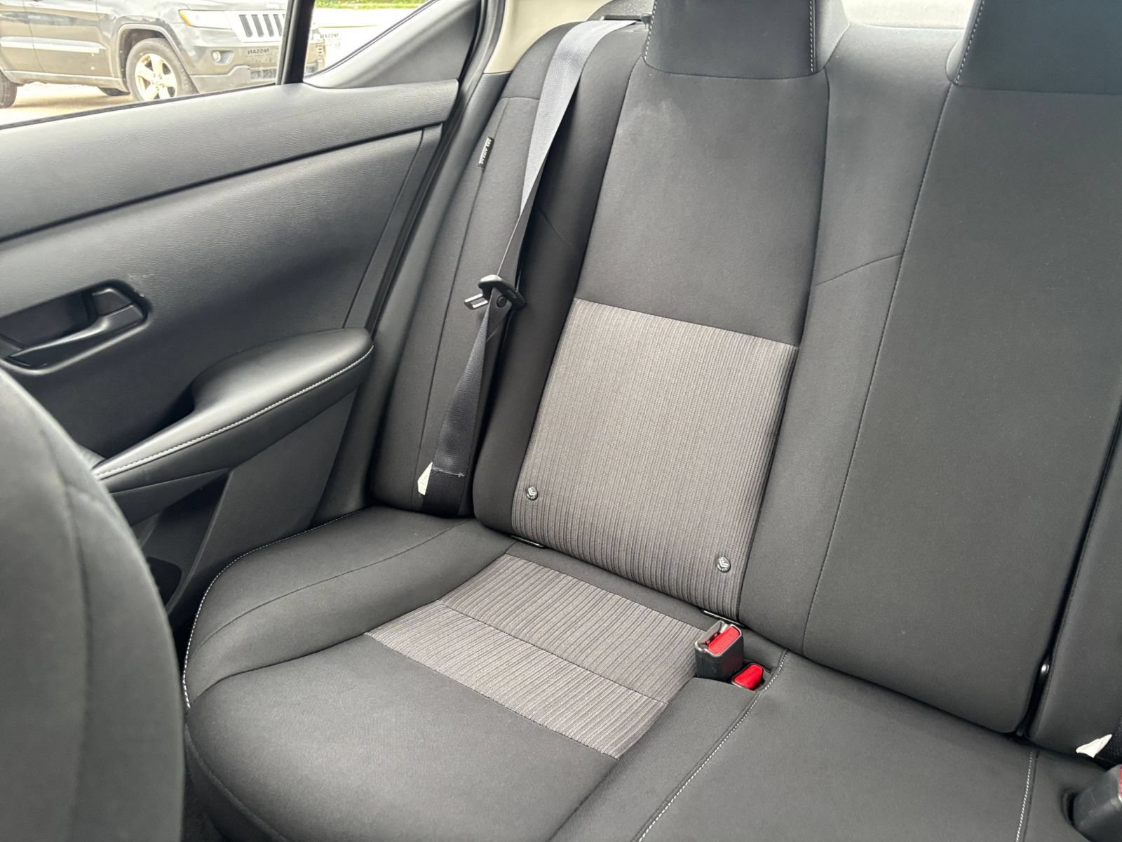 Used 2025 Nissan Sentra SV FWD image 36