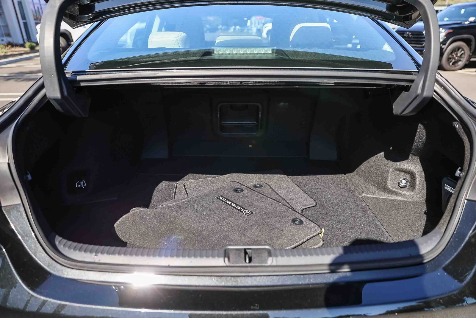 Used 2025 Lexus ES 350 w/ Premium Package FWD image 25