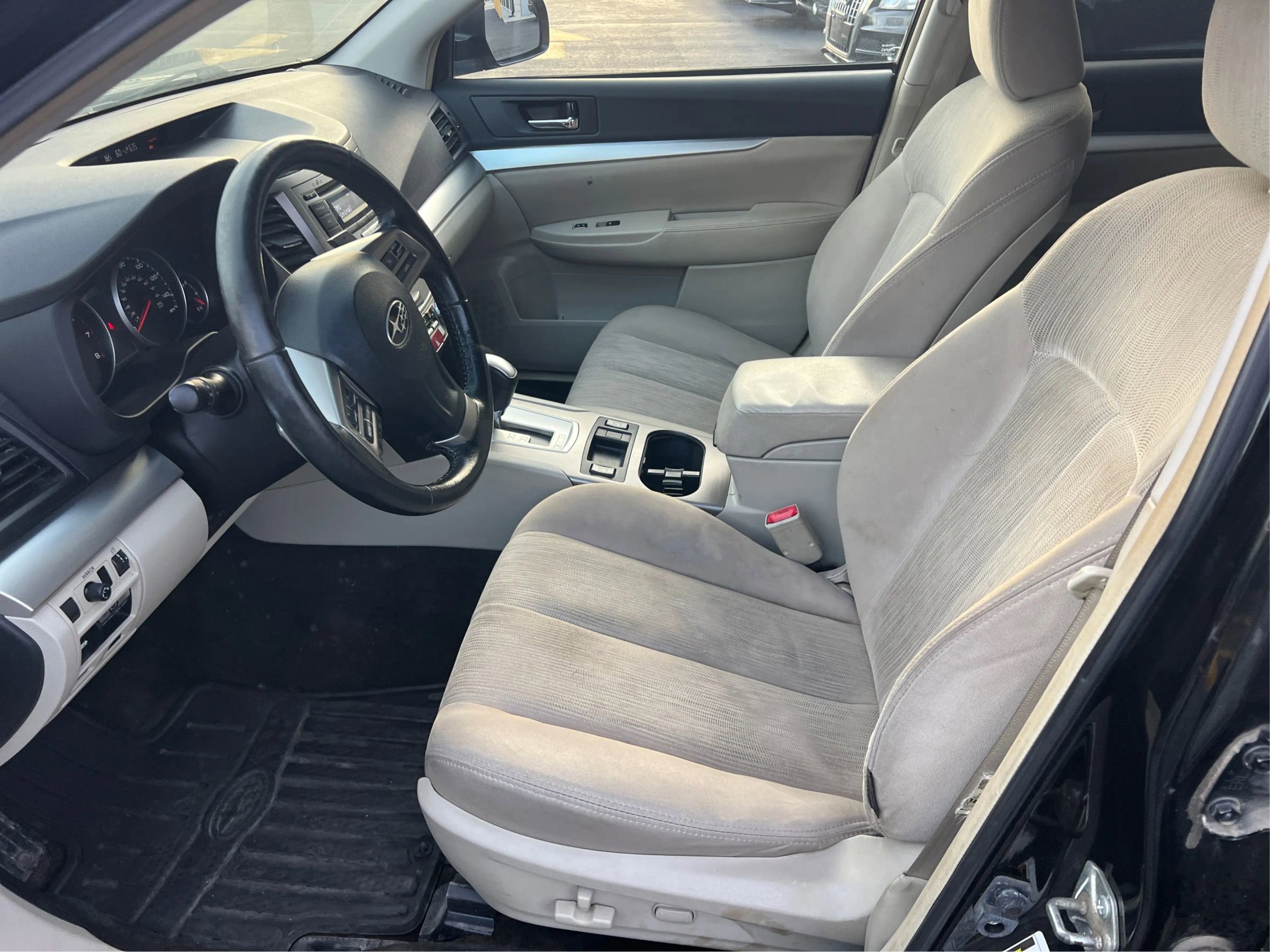 Used 2013 Subaru Outback 2.5i Premium AWD/4WD image 10