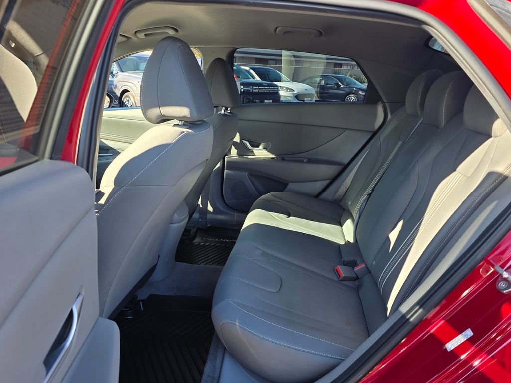 Certified 2023 Hyundai Elantra SEL w/ Convenience Package image 16