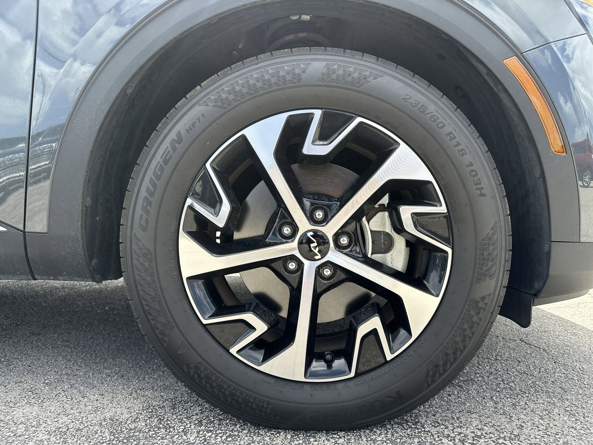Certified 2024 Kia Sportage EX image 18