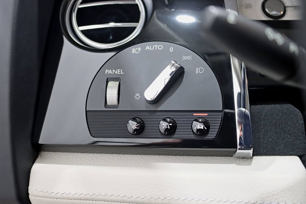 Used 2016 Rolls-Royce Ghost RWD image 15
