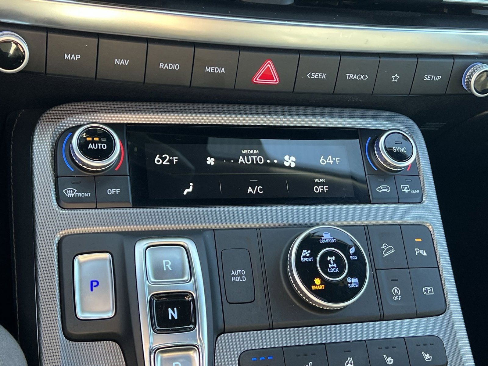 Used 2024 Hyundai Palisade Calligraphy image 21