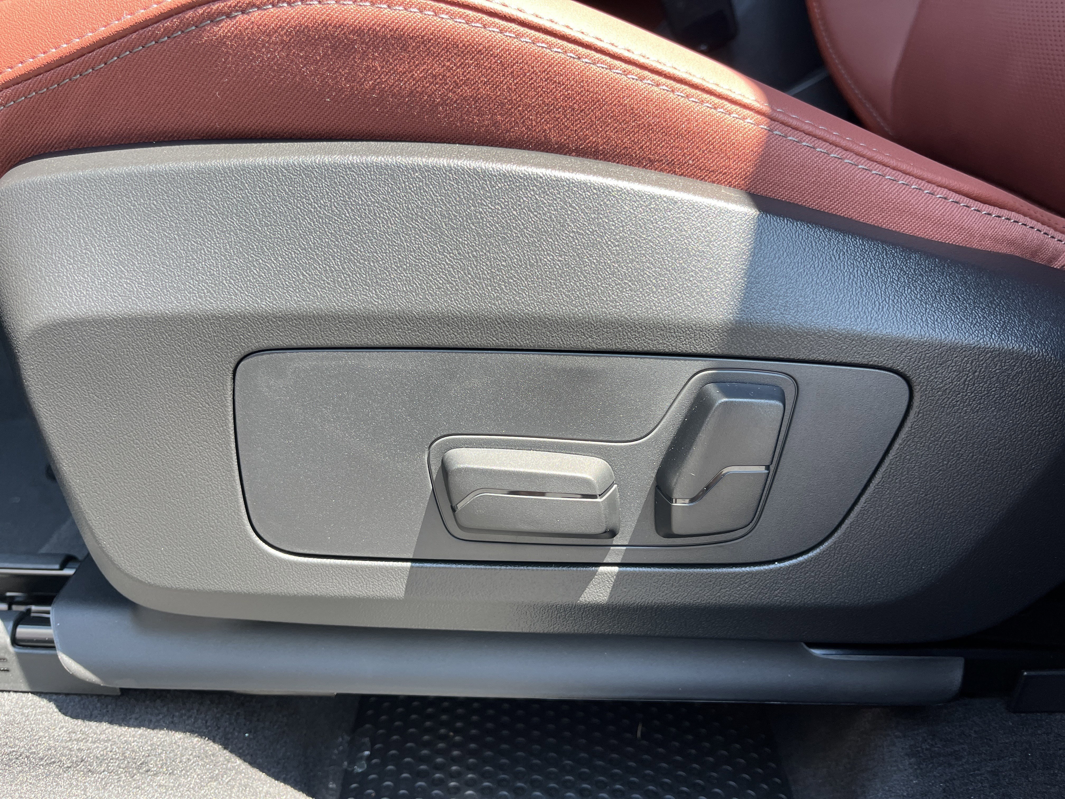 New 2026 BMW X1 xDrive28i w/ Convenience Package image 21