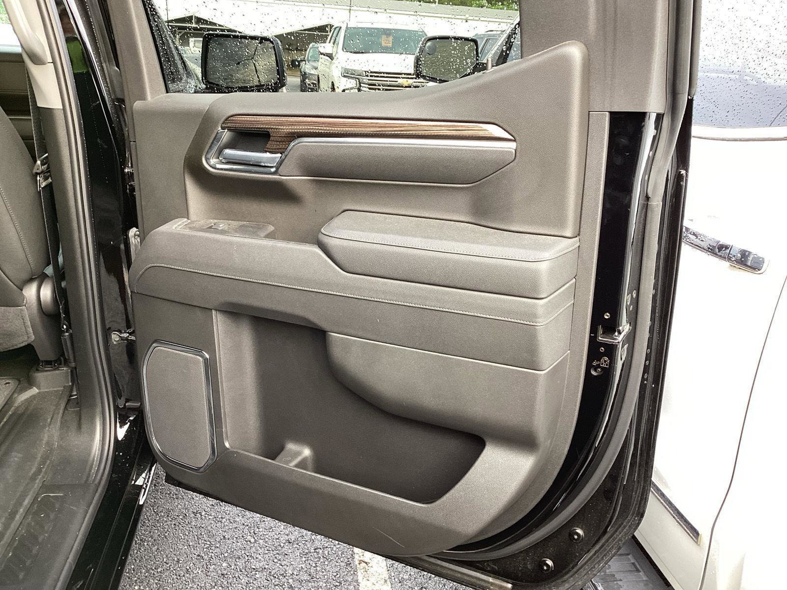 Used 2025 Chevrolet Silverado 1500 RST w/ RST All Star Premium Package AWD/4WD image 5
