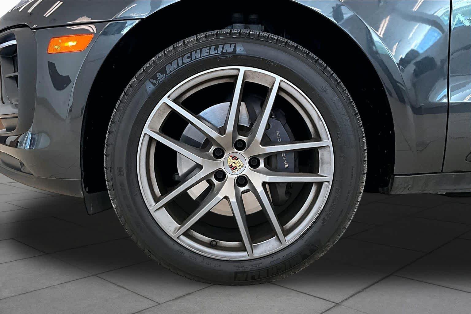 Used 2022 Porsche Macan AWD/4WD image 9