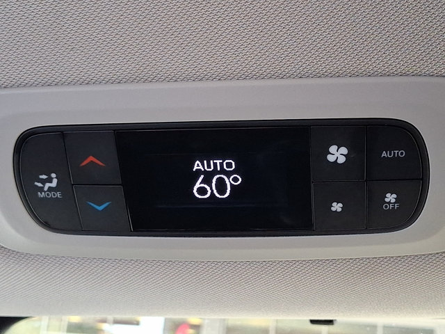 Used 2024 Chrysler Pacifica Touring-L FWD image 13