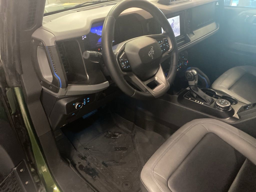 Used 2022 Ford Bronco Black Diamond image 10