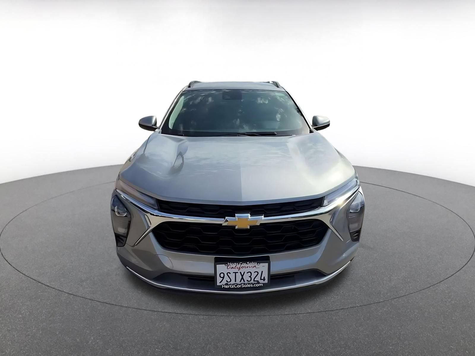 Used 2025 Chevrolet Trax LT w/ LT Convenience Package FWD image 4