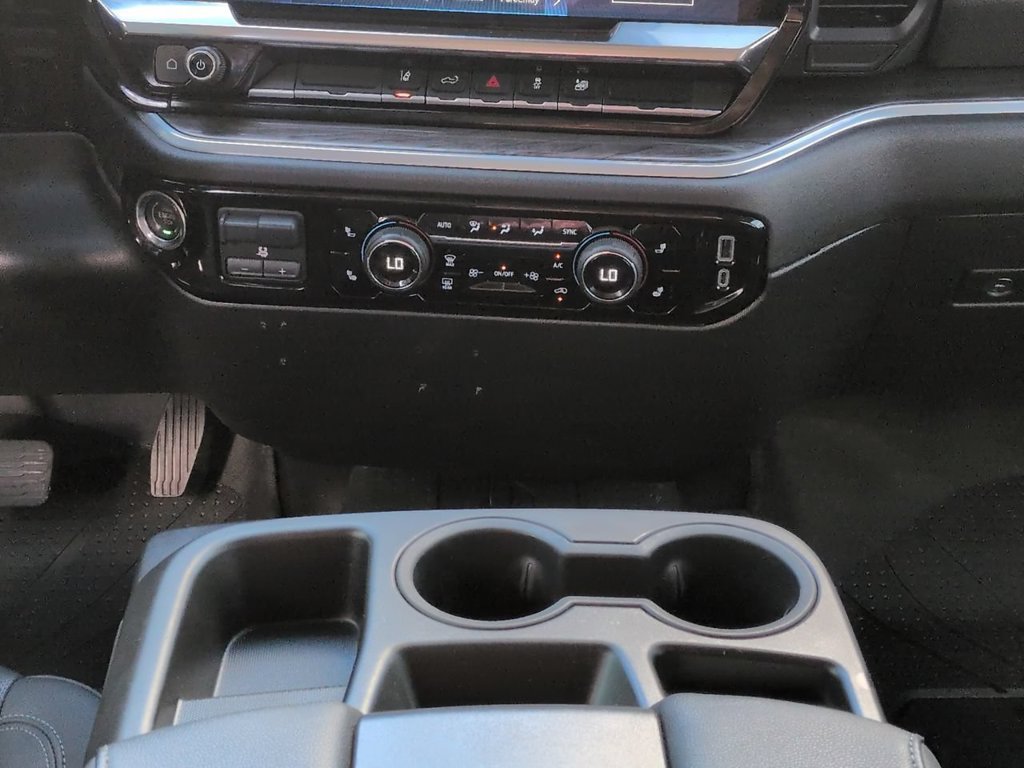 Used 2025 Chevrolet Silverado 2500 LTZ AWD/4WD image 19