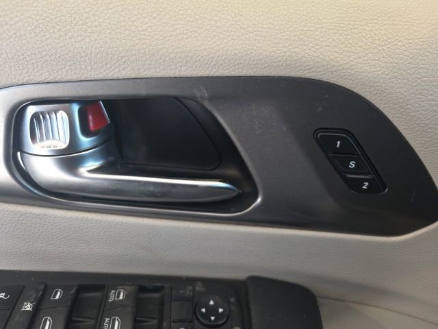 Used 2023 Chrysler Pacifica Touring-L image 23