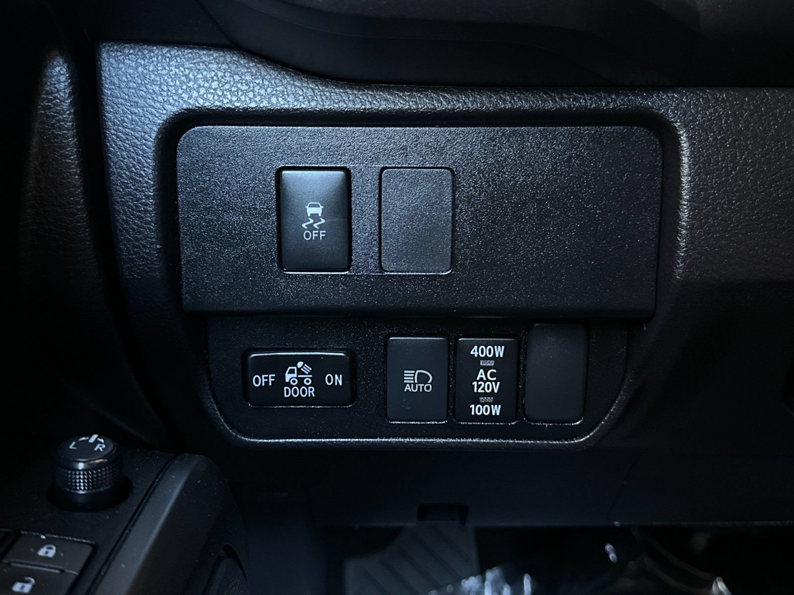 Used 2022 Toyota Tacoma TRD Sport w/ Technology Package AWD/4WD image 25