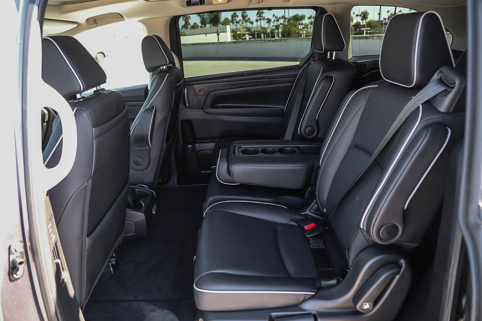 Used 2025 Honda Odyssey Touring image 18