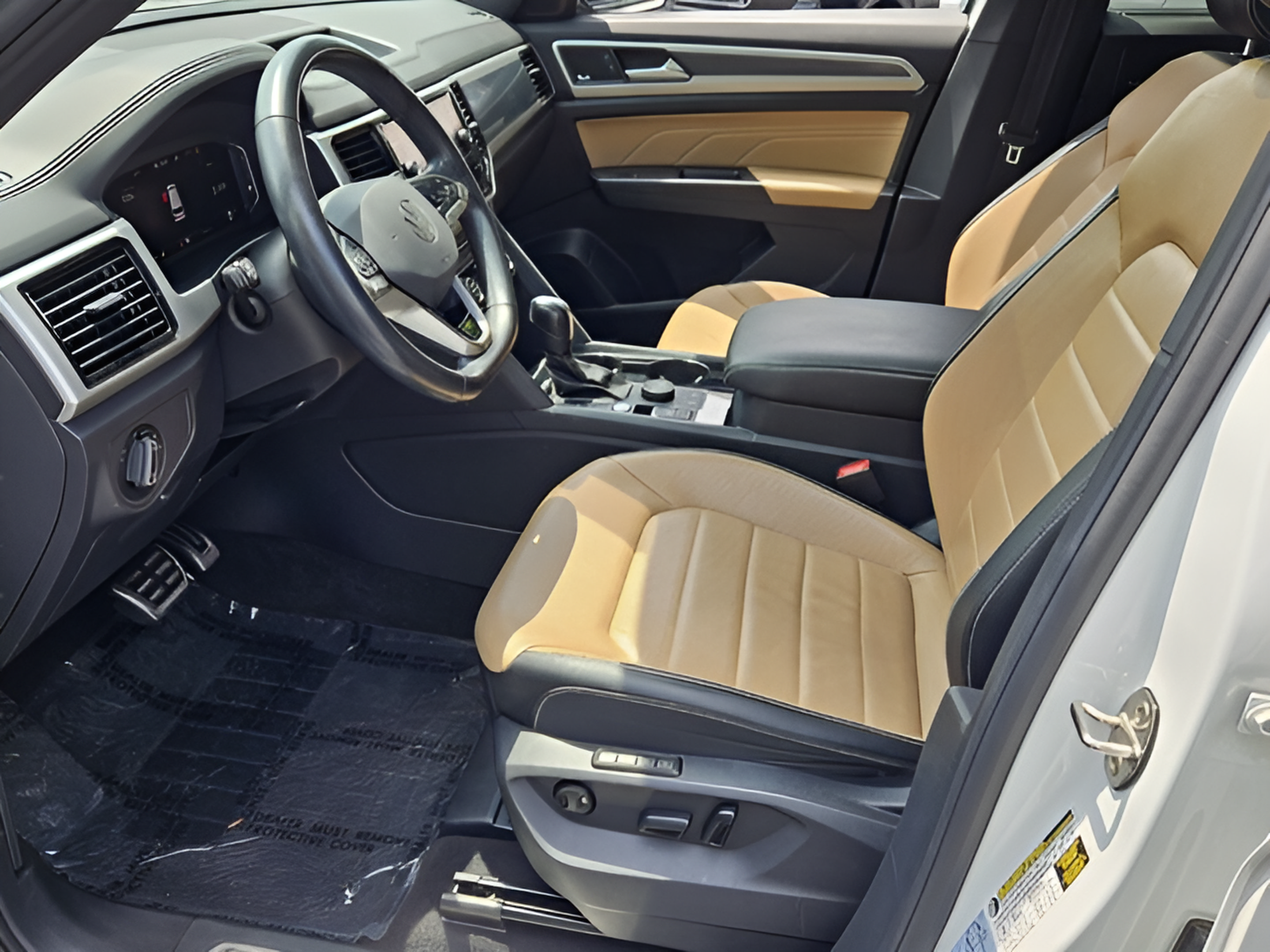 Certified 2022 Volkswagen Atlas Cross Sport SEL Premium R-Line AWD/4WD image 12