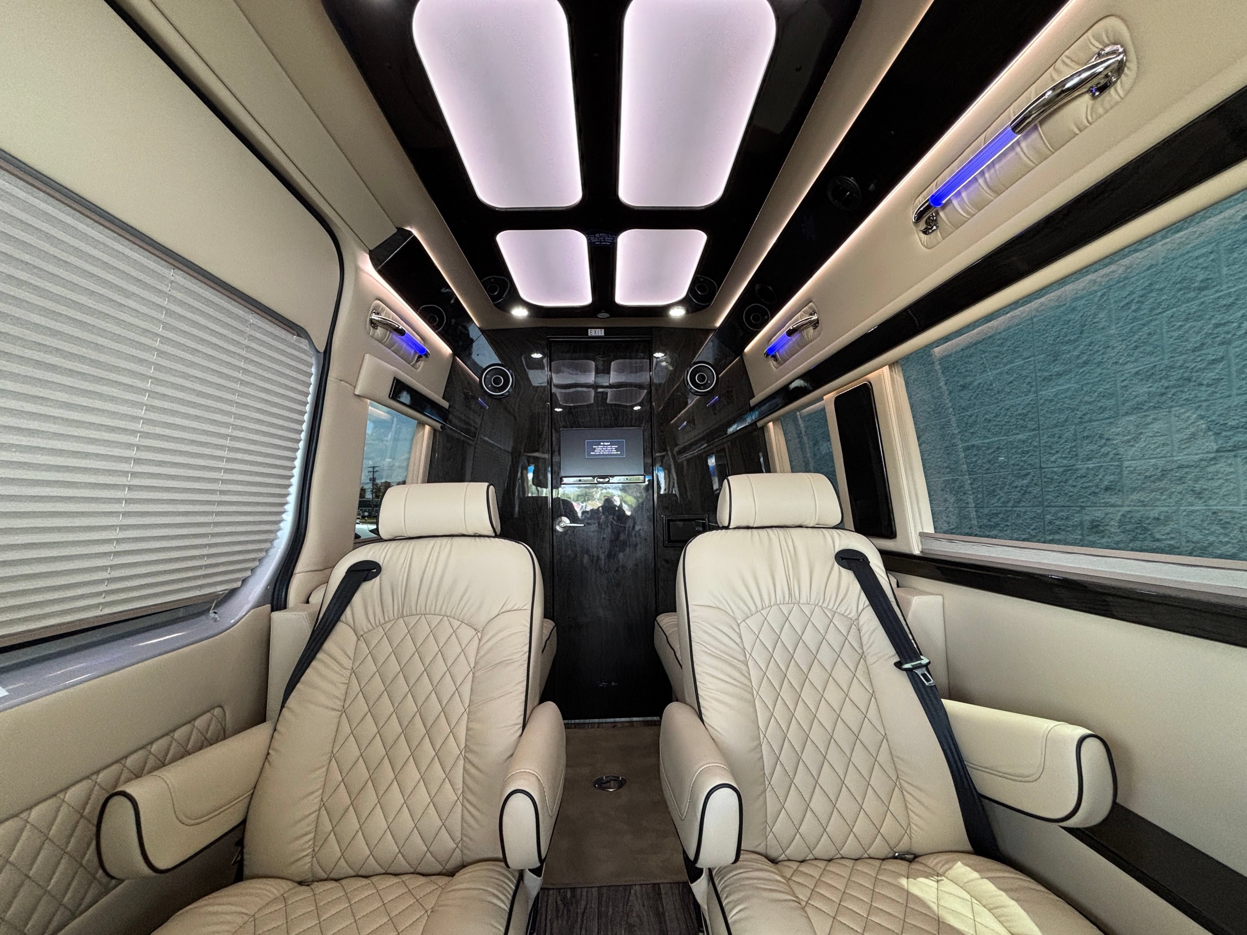 Used 2020 Mercedes-Benz Sprinter 2500 w/ Windows All Around Package image 4