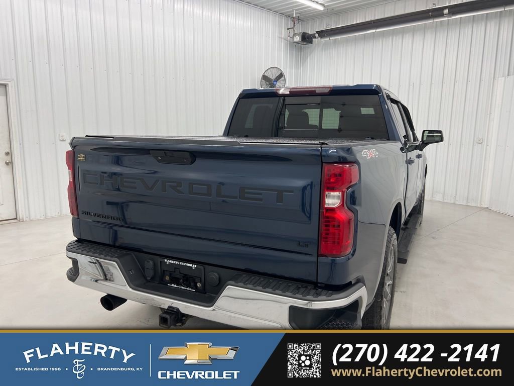 Used 2021 Chevrolet Silverado 1500 LT w/ Convenience Package II image 3