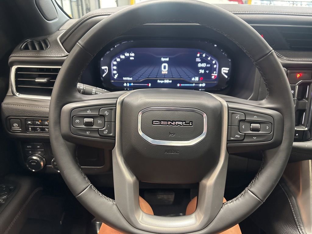 Used 2024 GMC Yukon XL Denali image 31