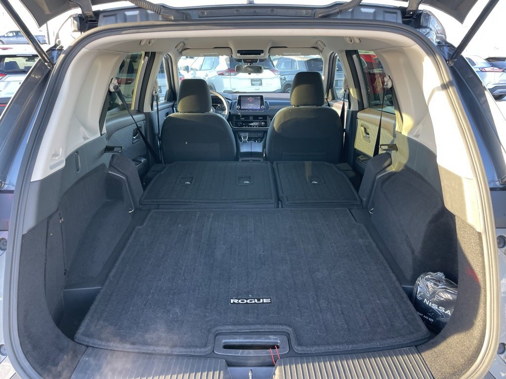 Used 2023 Nissan Rogue SV image 33