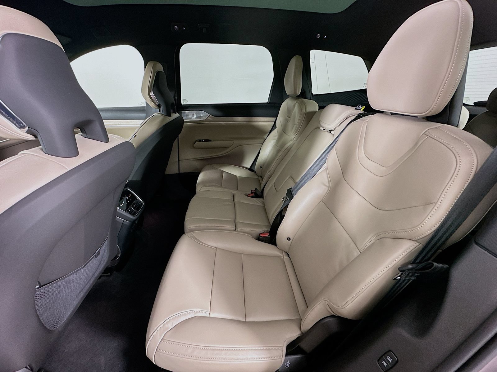 New 2026 Volvo EX90 Ultra AWD/4WD image 37