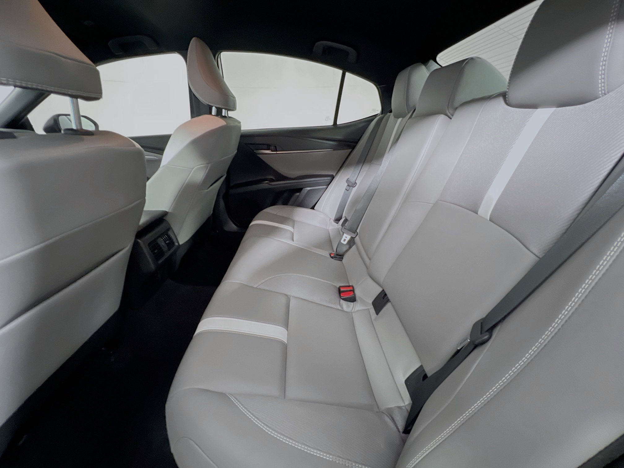 Used 2026 Toyota Camry SE FWD image 29