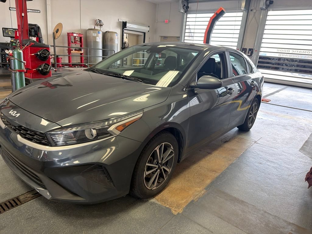 Used 2022 Kia Forte LXS FWD image 4