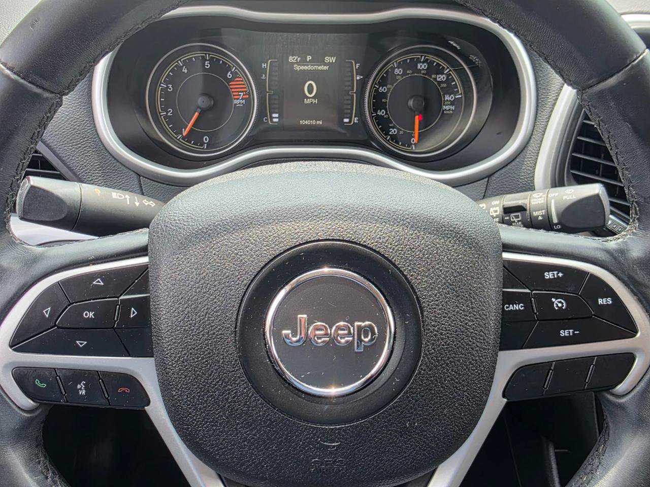 Used 2018 Jeep Cherokee Latitude Plus FWD image 9
