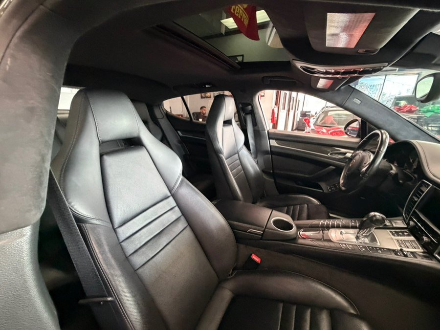 Used 2016 Porsche Panamera GTS AWD/4WD image 39