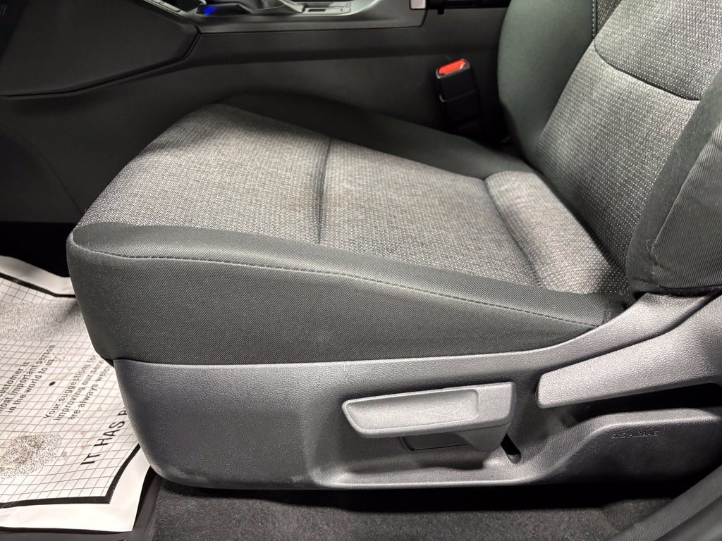 Used 2026 Toyota RAV4 LE AWD/4WD image 12