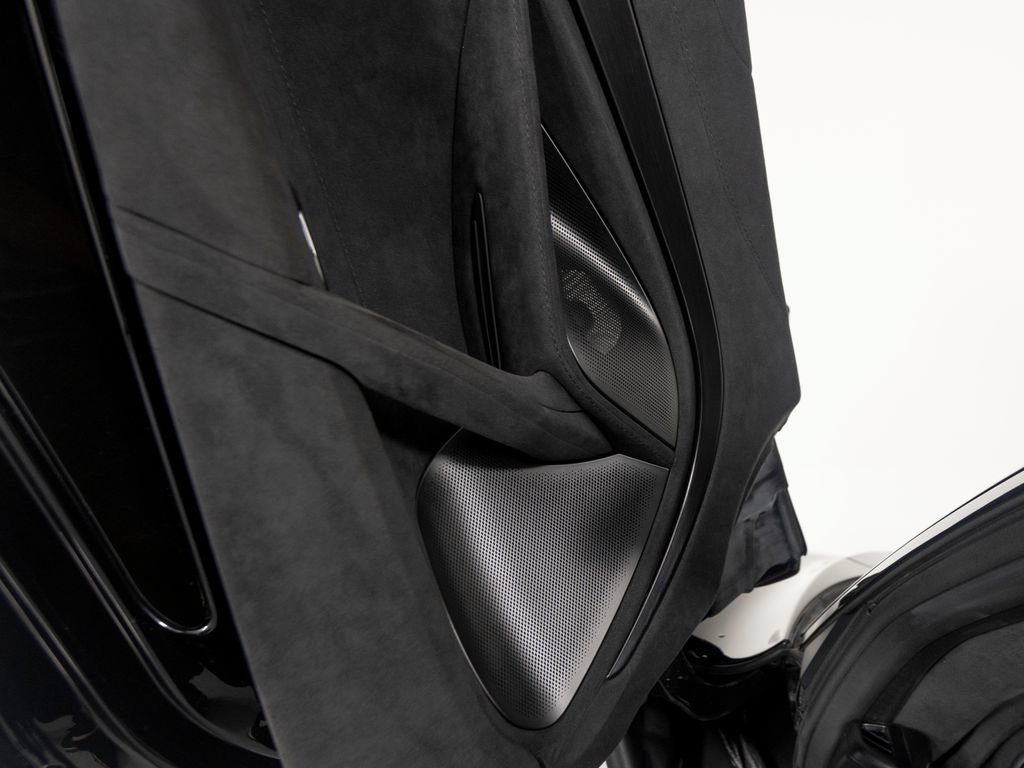 Used 2025 McLaren 750S Spider RWD image 13