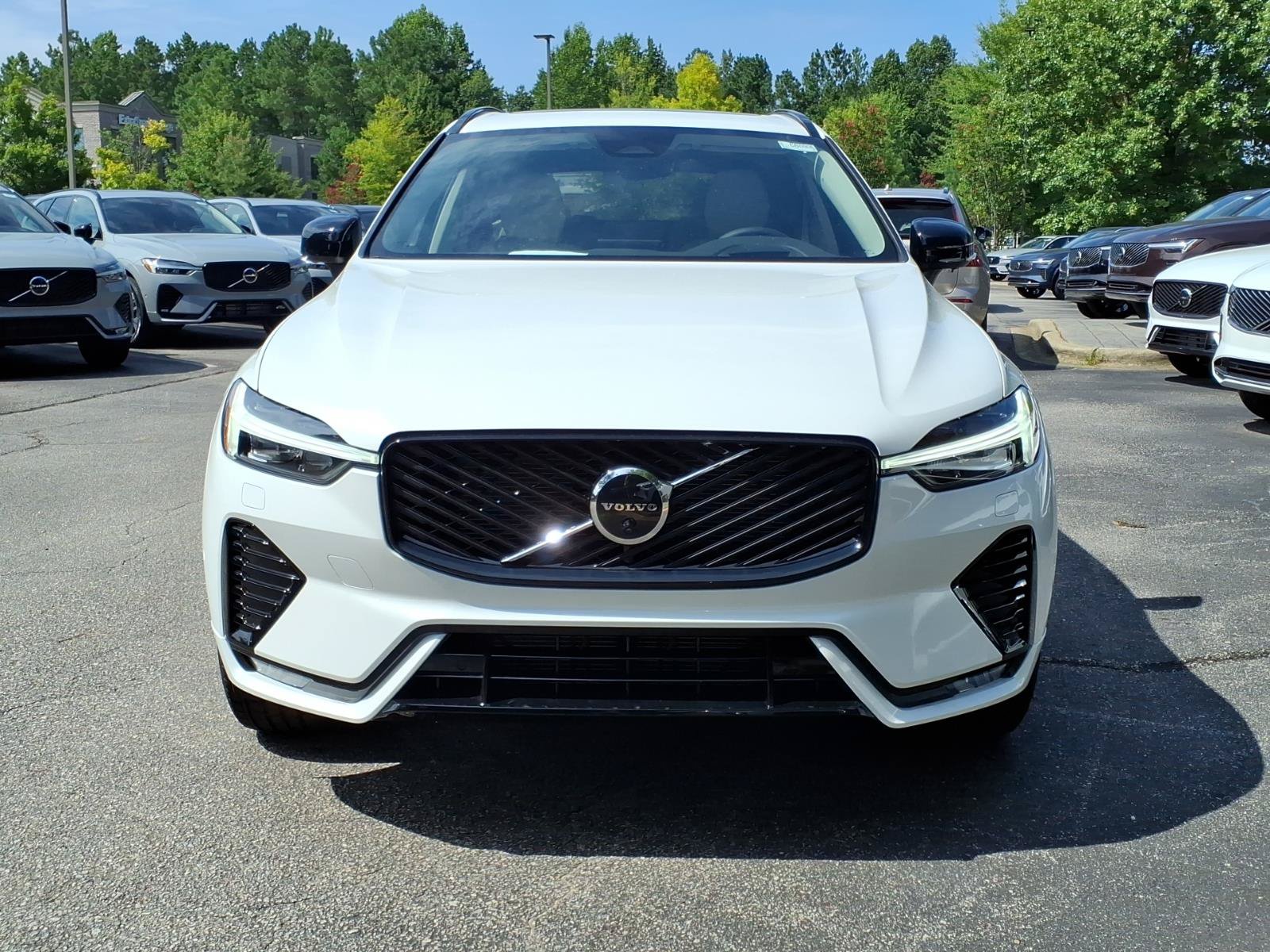 New 2026 Volvo XC60 B5 Ultra w/ Protection Package Premier AWD/4WD image 2