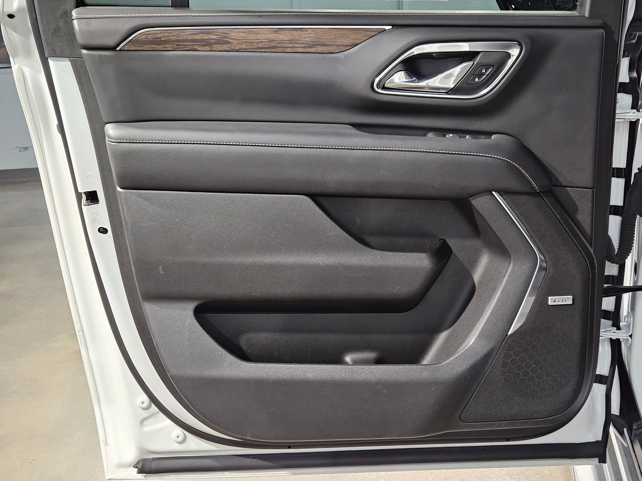 Used 2024 Chevrolet Suburban Premier image 35