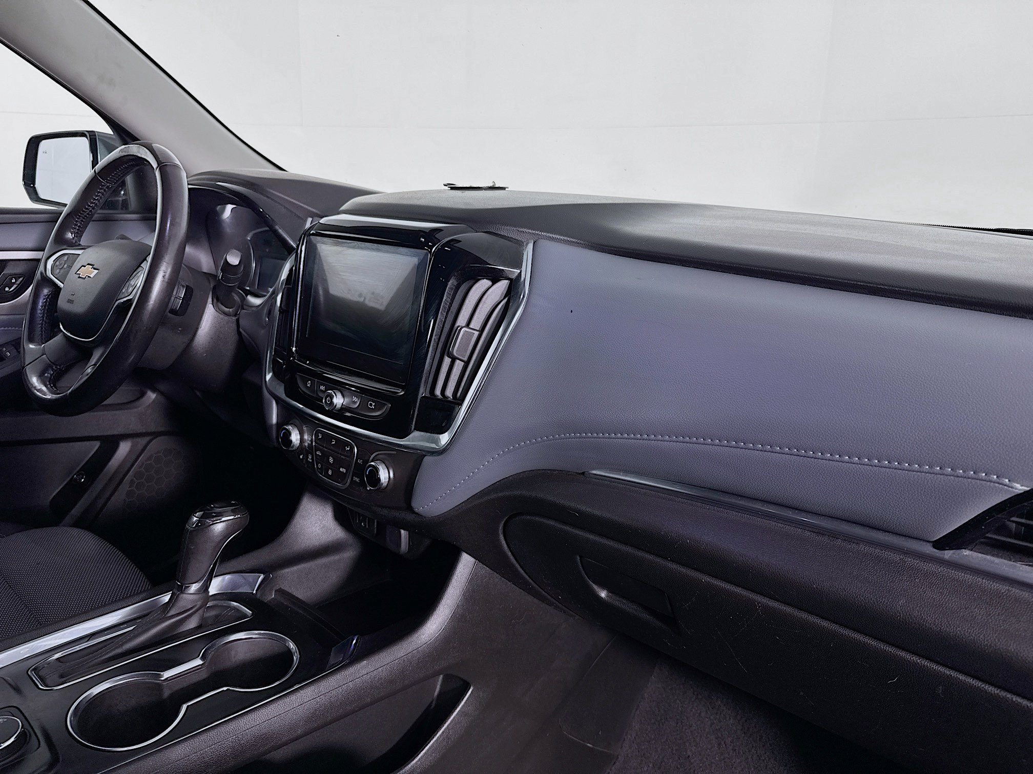 Used 2019 Chevrolet Traverse LT FWD image 29