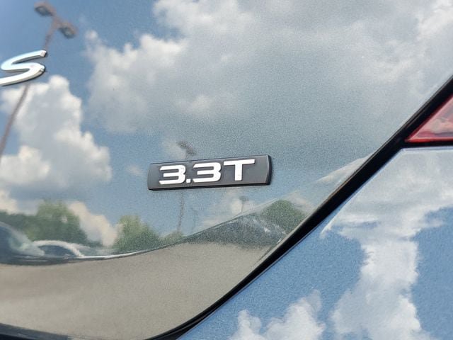 Used 2023 Genesis G70 3.3T RWD image 7