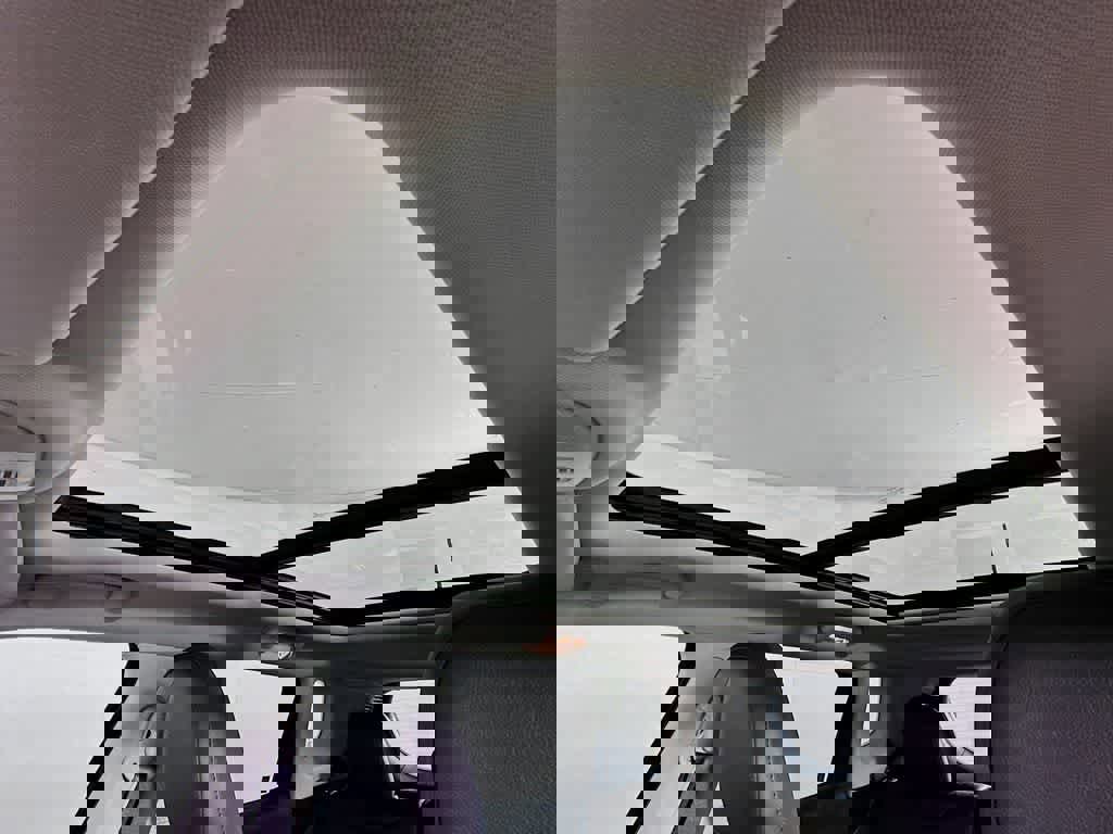 Used 2021 Jeep Compass Limited w/ Sun and Sound Group AWD/4WD image 32