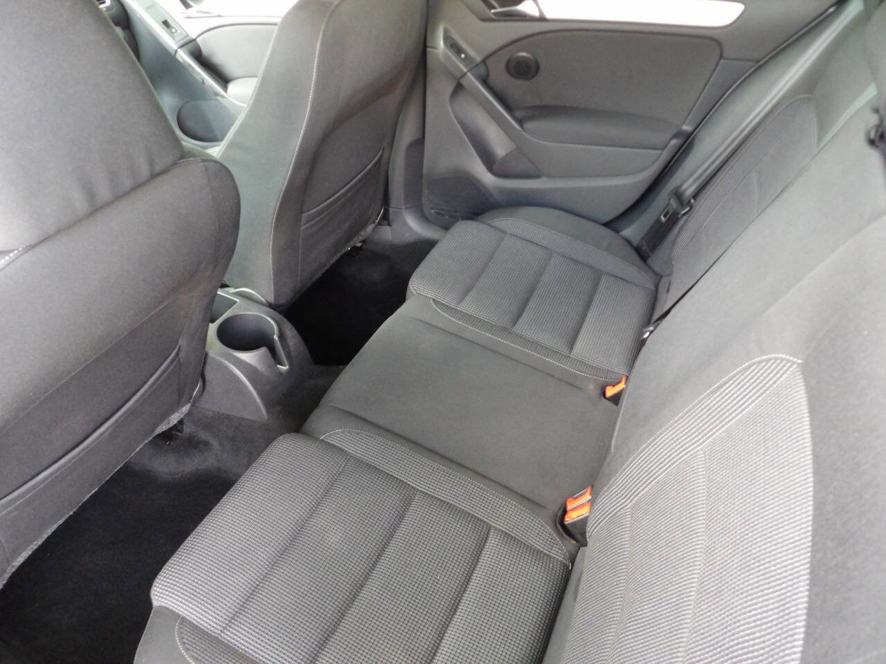 Used 2011 Volkswagen Golf 4-Door image 18