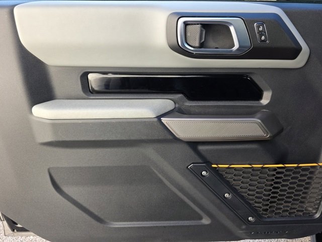 Used 2023 Ford Bronco Badlands image 10