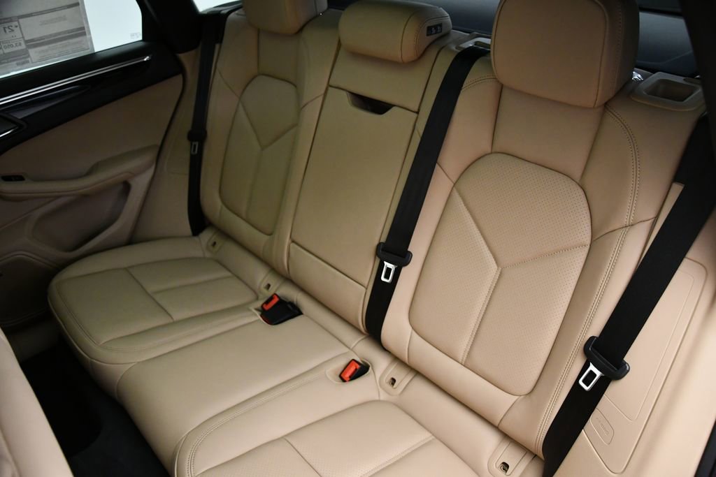 Used 2025 Porsche Macan Turbo image 42