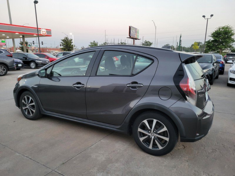 Used 2018 Toyota Prius C Two image 5