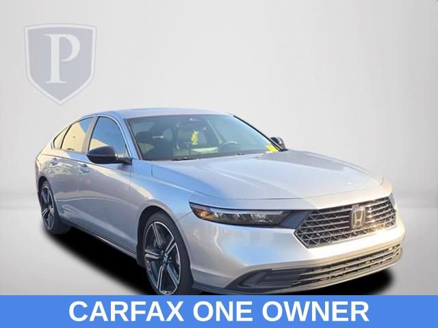 Used 2025 Honda Accord Sport image 2