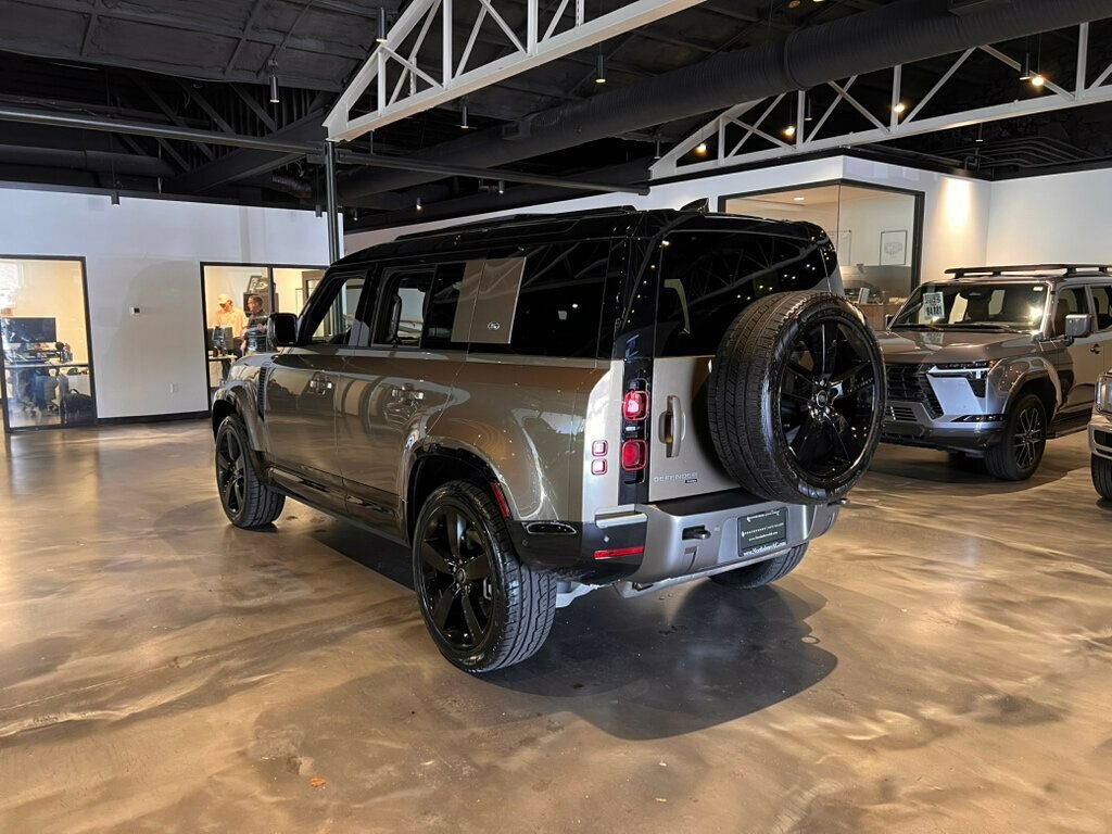 Used 2023 Land Rover Defender 110 X-Dynamic SE image 3