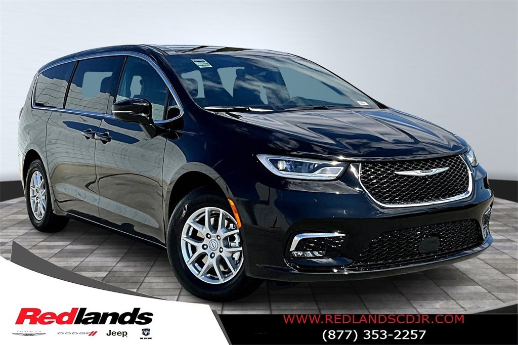 New 2026 Chrysler Pacifica Select