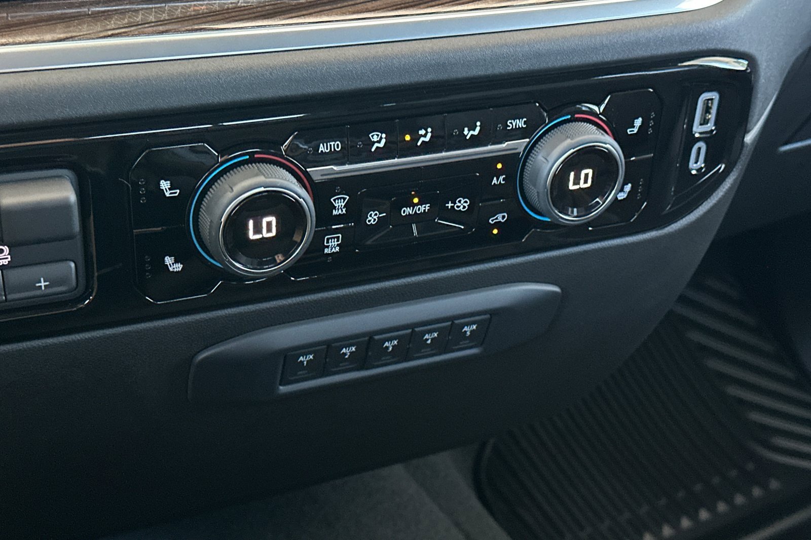 New 2025 Chevrolet Silverado 2500 LT w/ Safety Package image 20