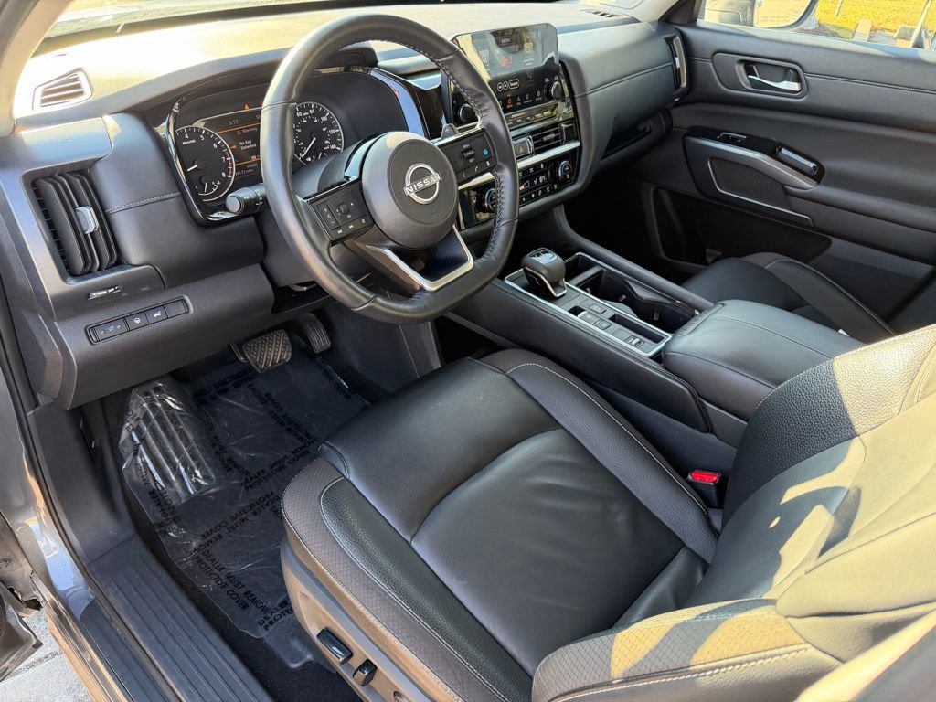 Used 2024 Nissan Pathfinder SL w/ SL Premium Package image 12